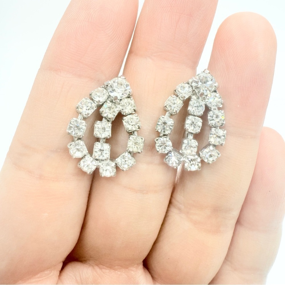 Vintage Clear Crystal Rhinestones Silver Tone Teardrop Screw Back Earrings